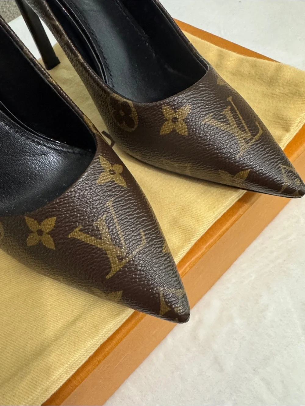 Louis Vuitton Monogram Cherie Pumps Black Brown Monogram Pointed-Toe Pumps Sz 38